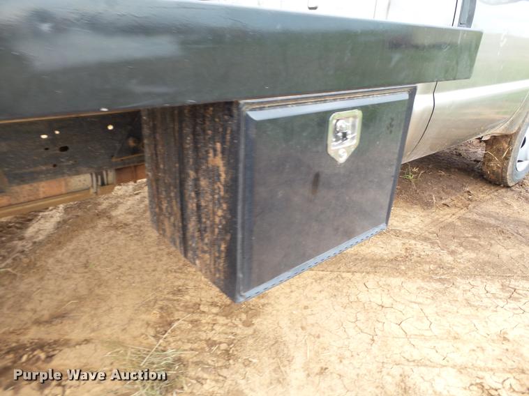 image for item DL9143 2004 Ford F450 Super Duty flatbed truck