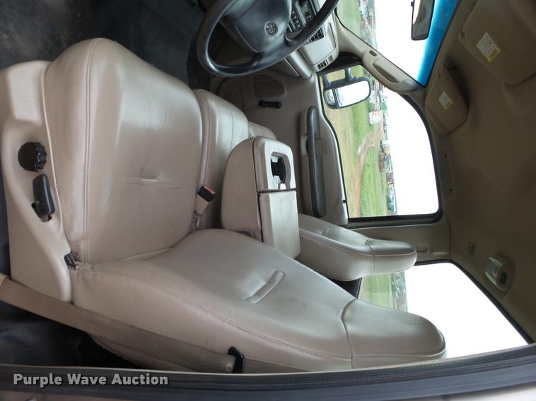 image for item DL9143 2004 Ford F450 Super Duty flatbed truck