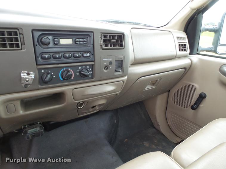 image for item DL9143 2004 Ford F450 Super Duty flatbed truck