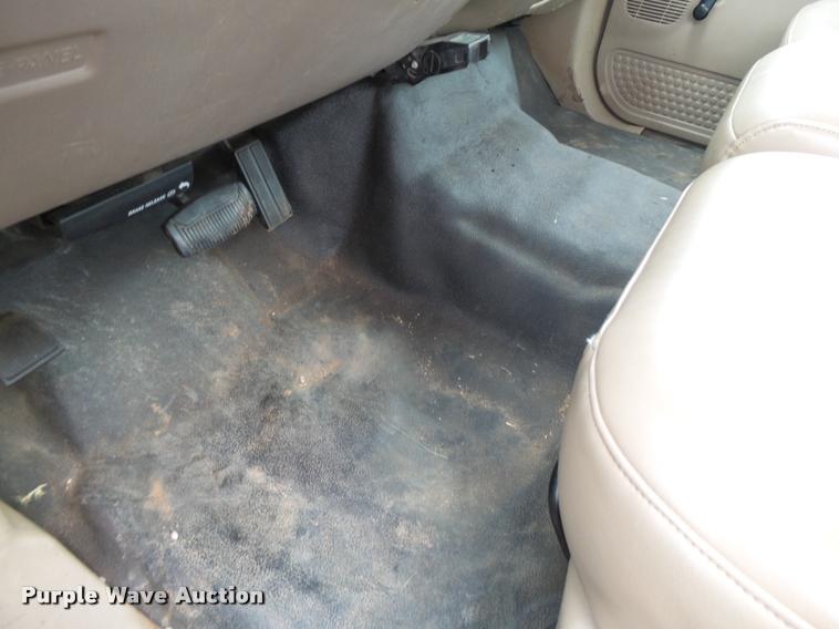 image for item DL9143 2004 Ford F450 Super Duty flatbed truck