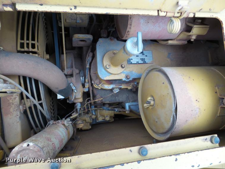 image for item DL9147 1987 Caterpillar 931B track loader