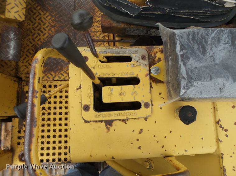 image for item DL9147 1987 Caterpillar 931B track loader