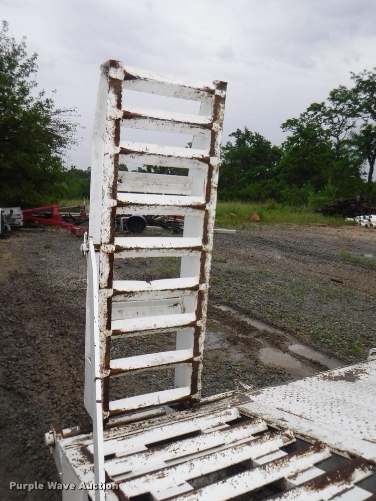 image for item J5694 2003 Interstate equipment trailer