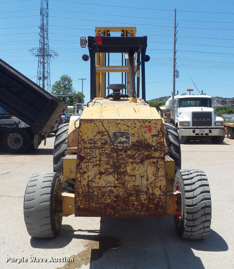 image for item K7611 1997 John Deere 488E forklift