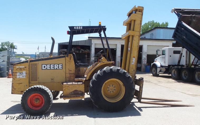 image for item K7611 1997 John Deere 488E forklift
