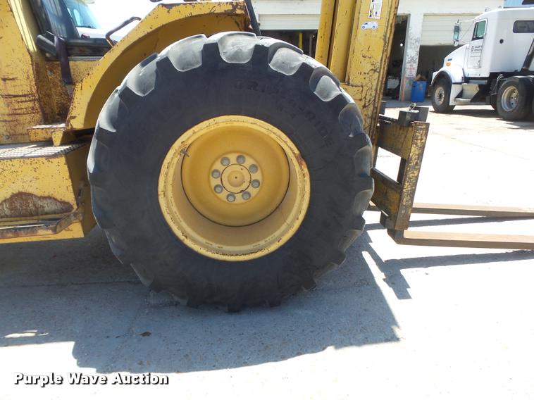 image for item K7611 1997 John Deere 488E forklift