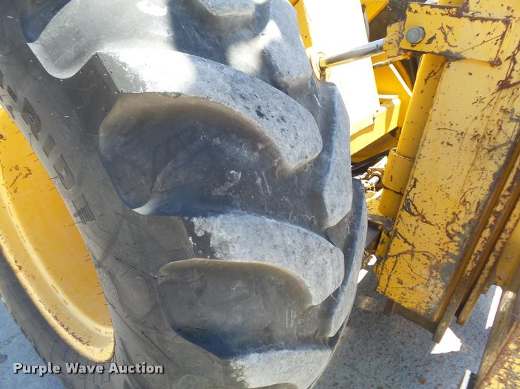 image for item K7611 1997 John Deere 488E forklift