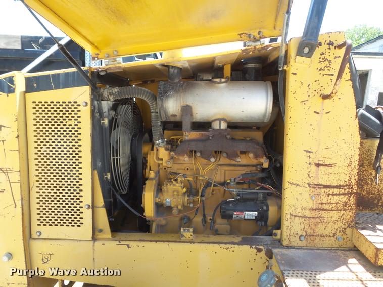 image for item K7611 1997 John Deere 488E forklift