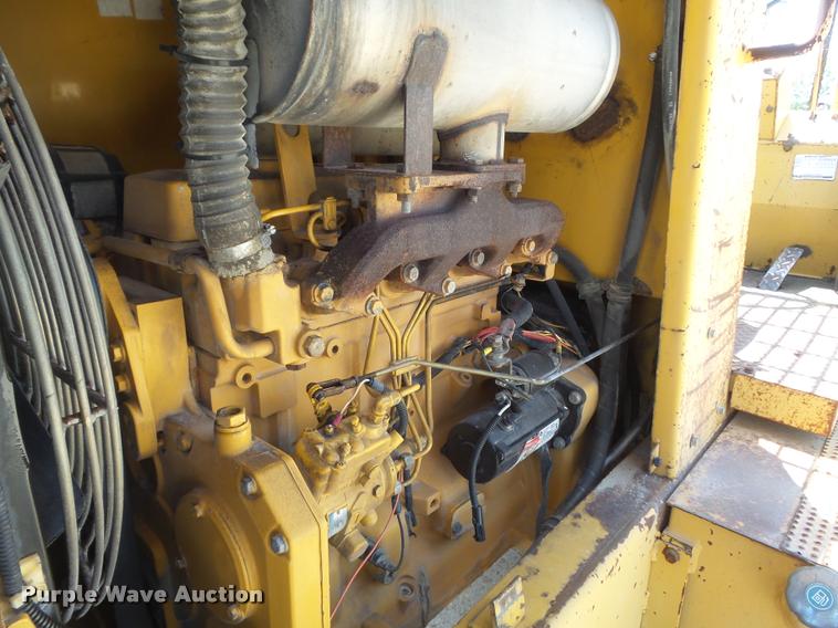 image for item K7611 1997 John Deere 488E forklift