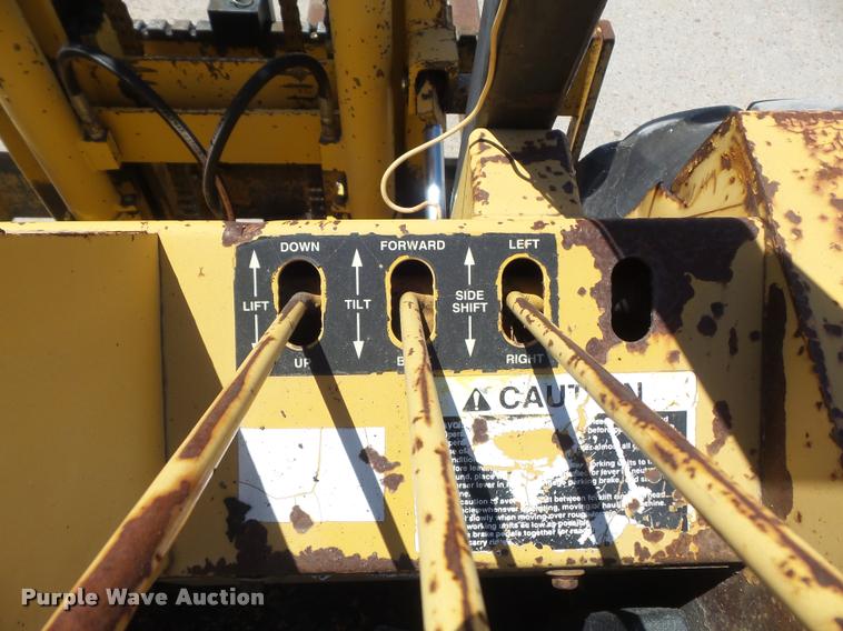 image for item K7611 1997 John Deere 488E forklift