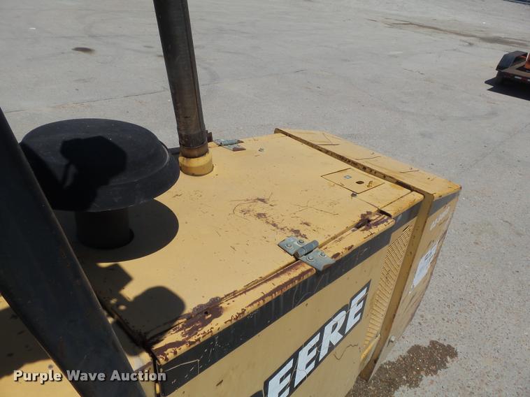 image for item K7611 1997 John Deere 488E forklift