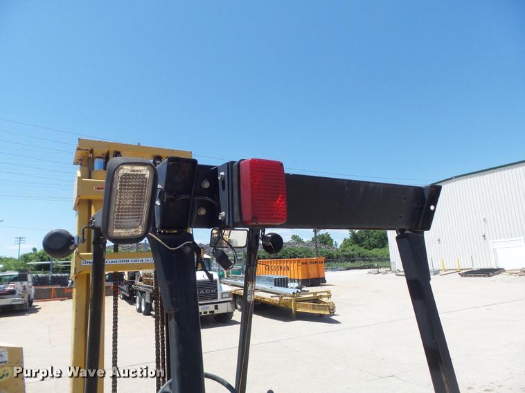 image for item K7611 1997 John Deere 488E forklift