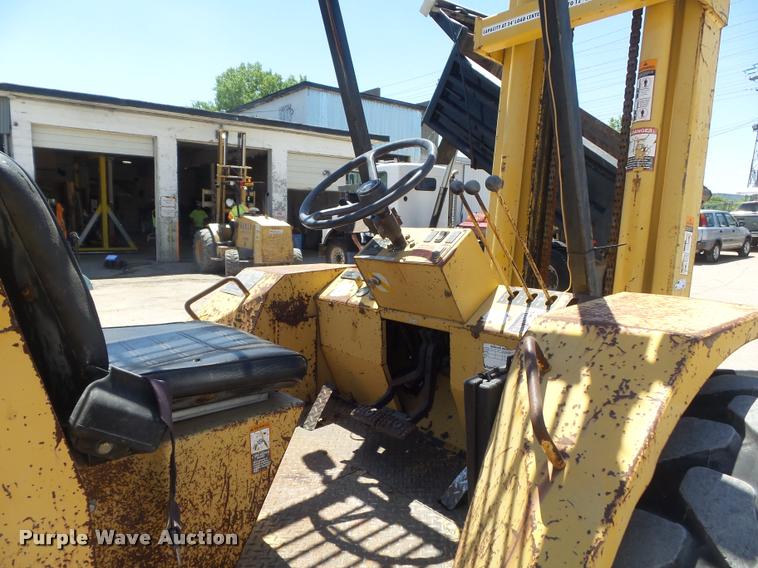 image for item K7611 1997 John Deere 488E forklift