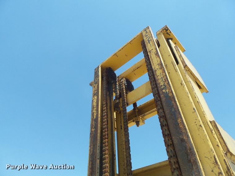 image for item K7611 1997 John Deere 488E forklift