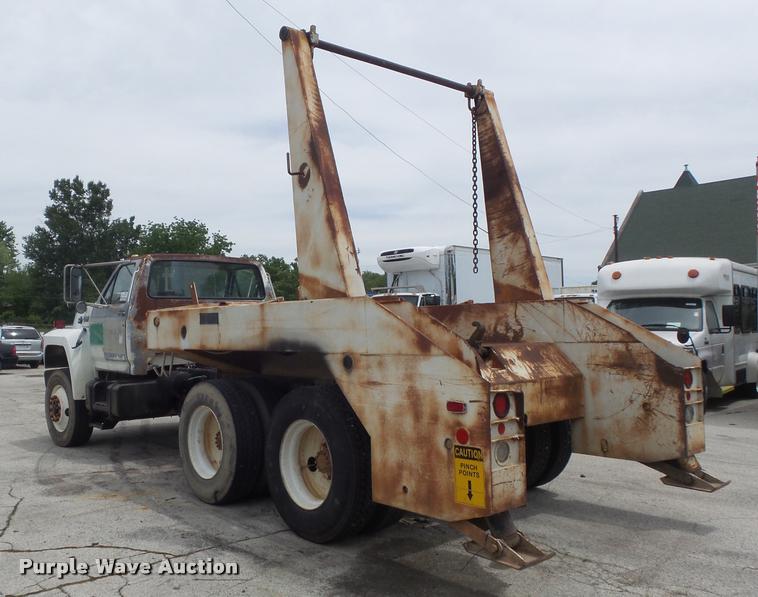 image for item K7615 1992 Ford FT900 lugger truck