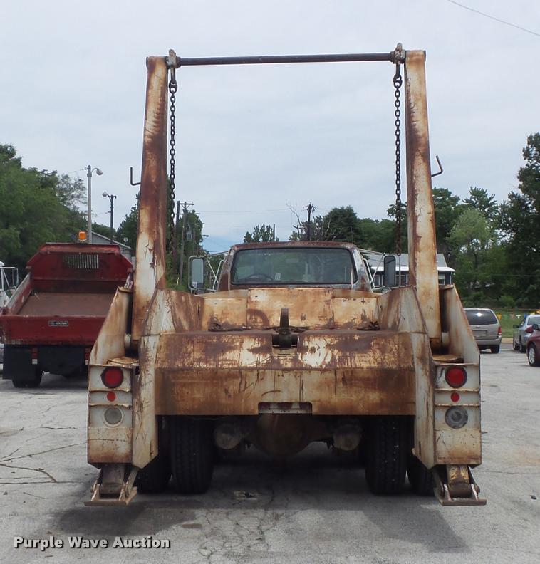 image for item K7615 1992 Ford FT900 lugger truck