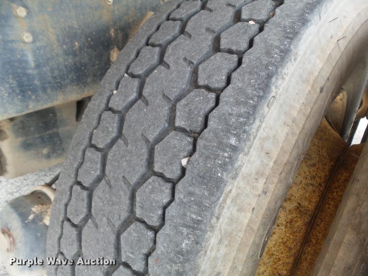 image for item K7615 1992 Ford FT900 lugger truck