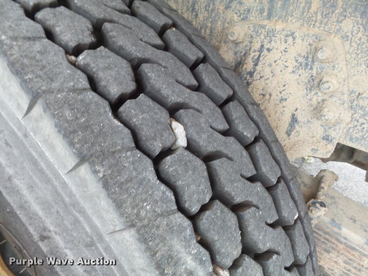 image for item K7615 1992 Ford FT900 lugger truck