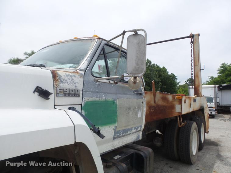 image for item K7615 1992 Ford FT900 lugger truck