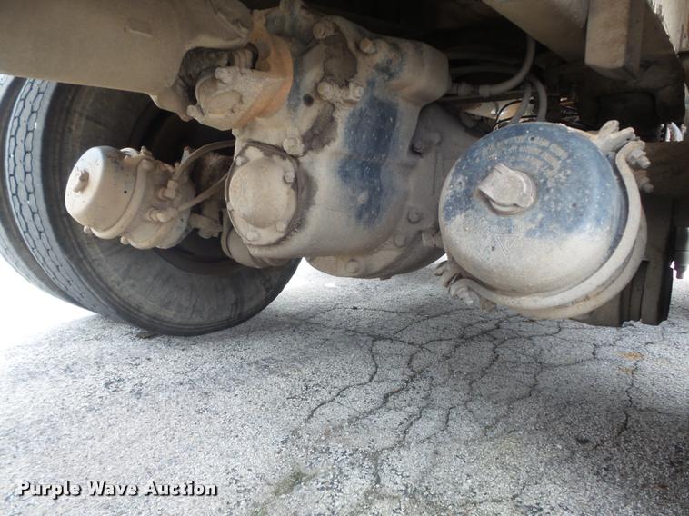 image for item K7615 1992 Ford FT900 lugger truck