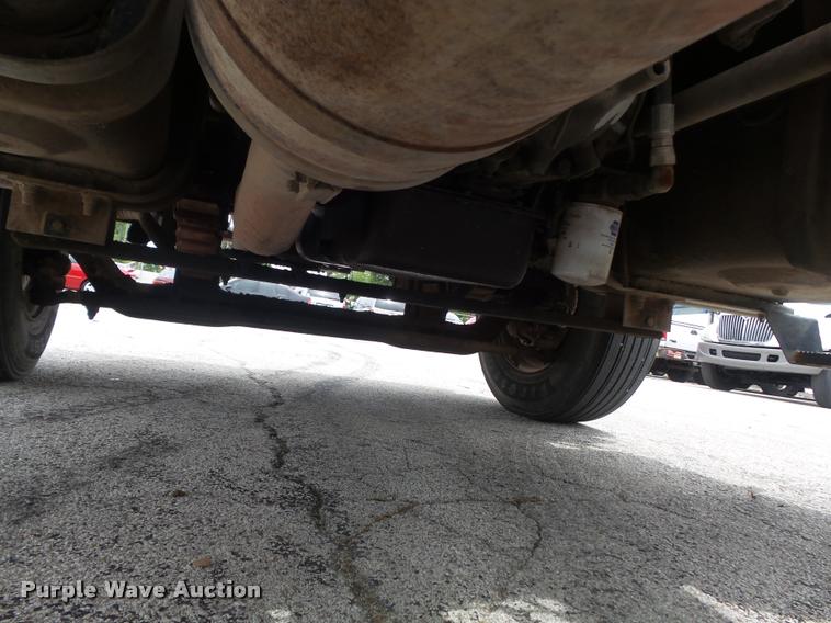 image for item K7615 1992 Ford FT900 lugger truck