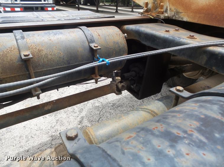 image for item K7615 1992 Ford FT900 lugger truck