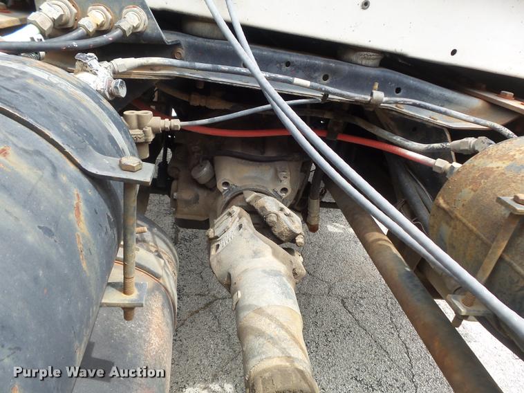 image for item K7615 1992 Ford FT900 lugger truck