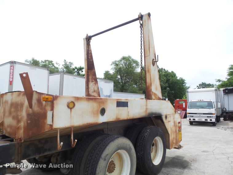 image for item K7615 1992 Ford FT900 lugger truck