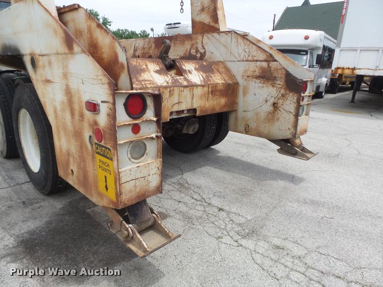 image for item K7615 1992 Ford FT900 lugger truck