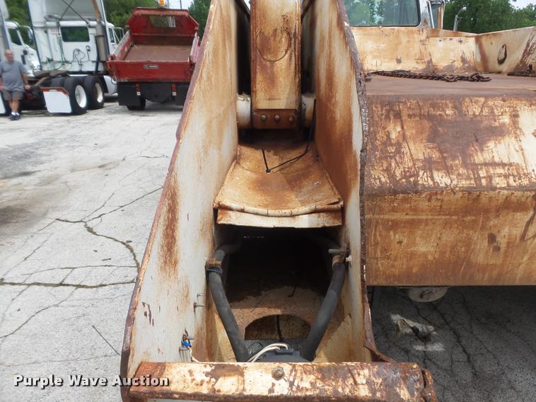 image for item K7615 1992 Ford FT900 lugger truck