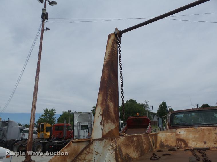 image for item K7615 1992 Ford FT900 lugger truck