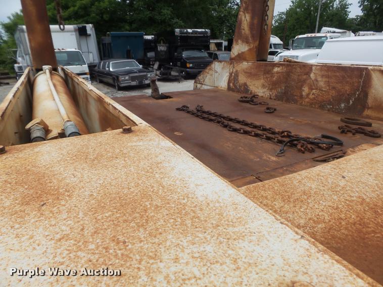 image for item K7615 1992 Ford FT900 lugger truck