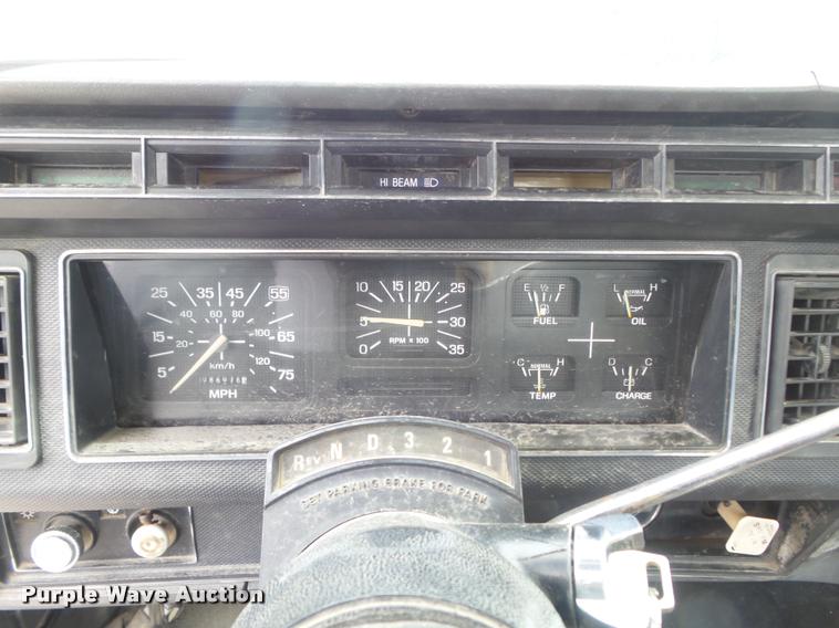 image for item K7615 1992 Ford FT900 lugger truck