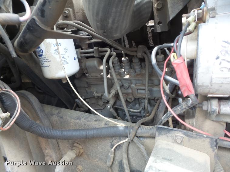 image for item K7615 1992 Ford FT900 lugger truck