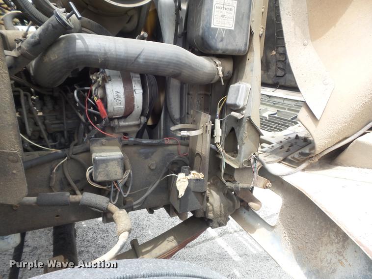 image for item K7615 1992 Ford FT900 lugger truck