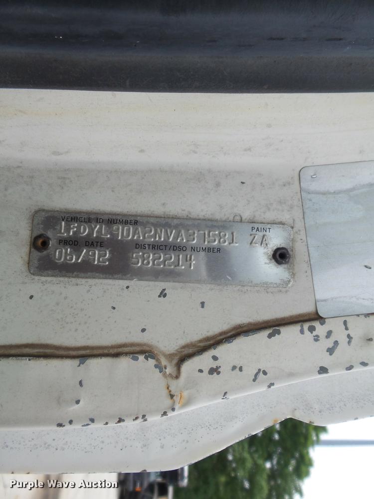 image for item K7615 1992 Ford FT900 lugger truck