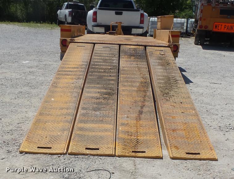 image for item K7617 1989 Dickson Turbo Blast 4000 Series 1B road surface grinder/blaster