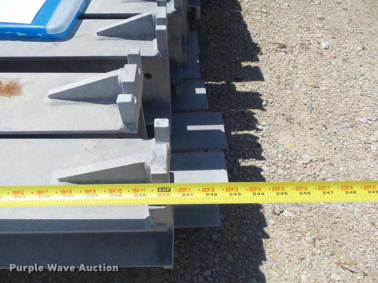 image for item K7618 (37) galvanized I-beams