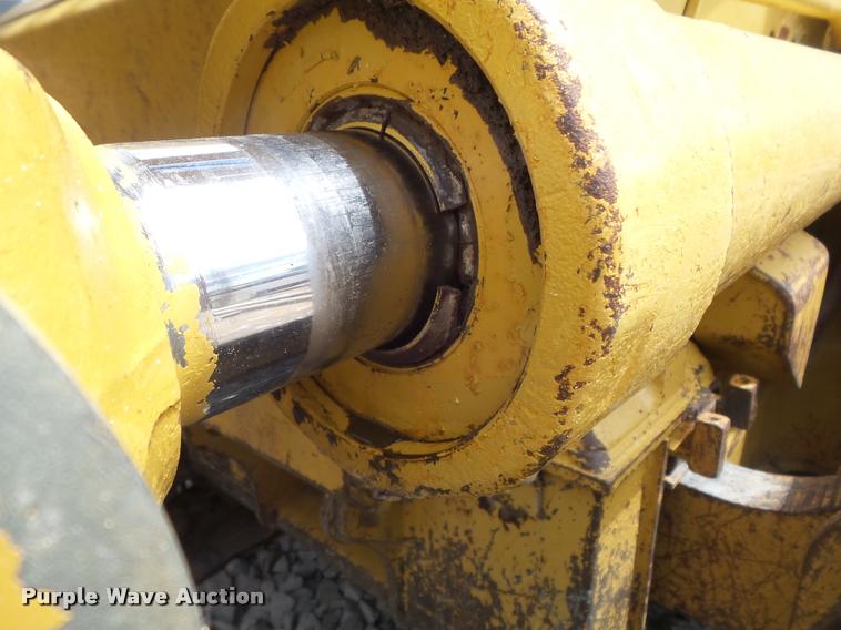 image for item K7623 1998 Caterpillar 963B track loader