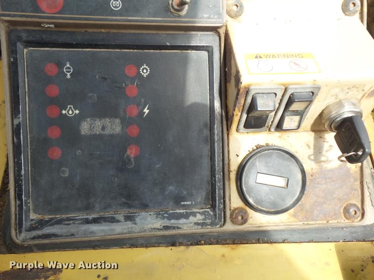 image for item K7623 1998 Caterpillar 963B track loader