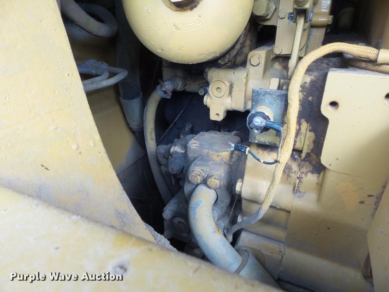 image for item K7623 1998 Caterpillar 963B track loader