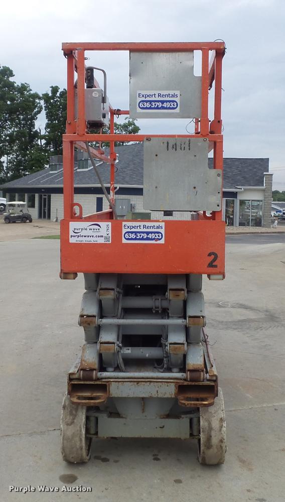 image for item K7625 2005 Skyjack SJ3226 scissor lift