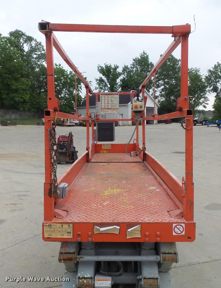 image for item K7625 2005 Skyjack SJ3226 scissor lift
