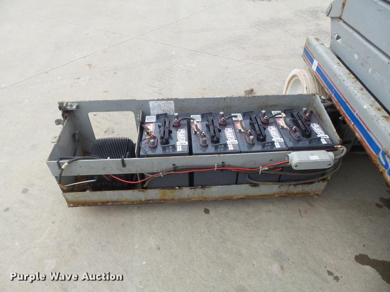 image for item K7625 2005 Skyjack SJ3226 scissor lift