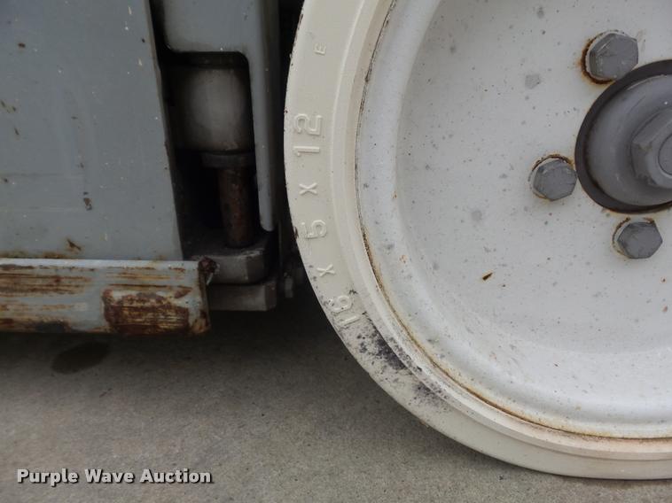 image for item K7625 2005 Skyjack SJ3226 scissor lift