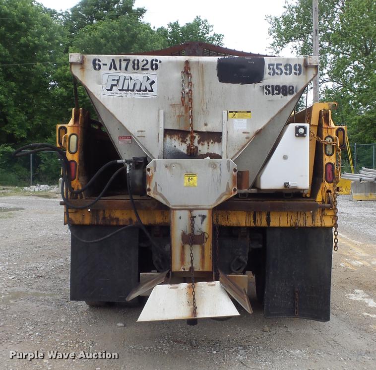image for item K7628 2002 International 4900 Crew Cab dump truck