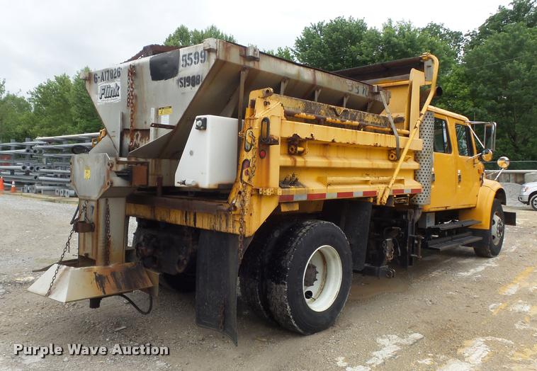 image for item K7628 2002 International 4900 Crew Cab dump truck