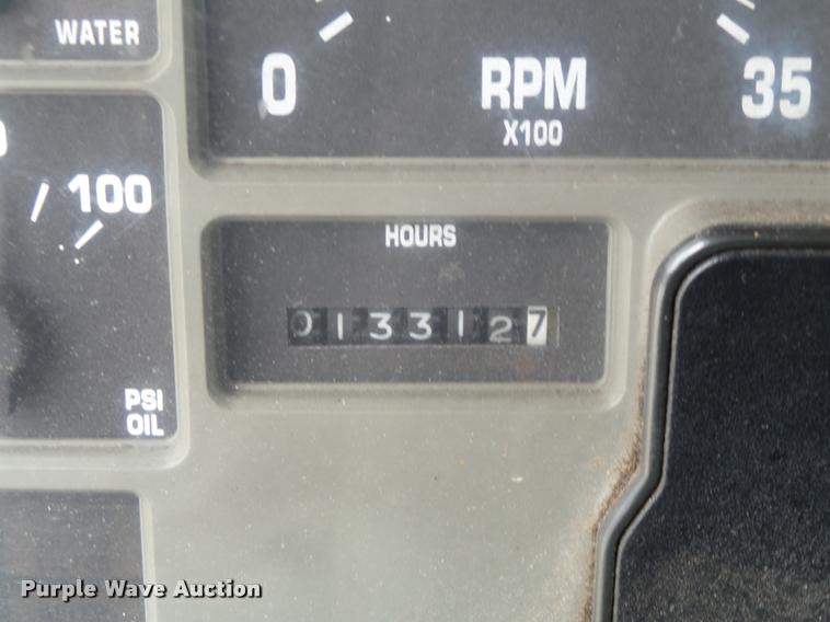 image for item K7628 2002 International 4900 Crew Cab dump truck