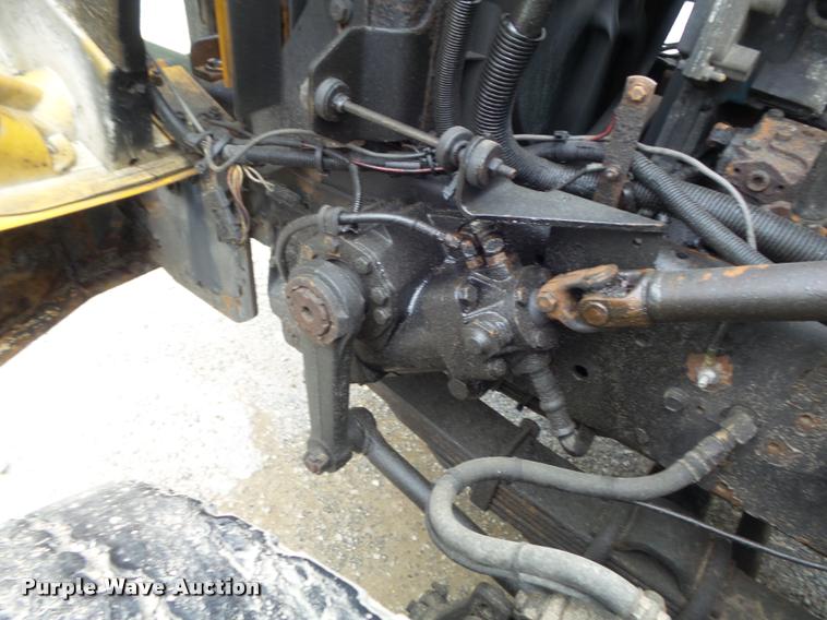 image for item K7628 2002 International 4900 Crew Cab dump truck