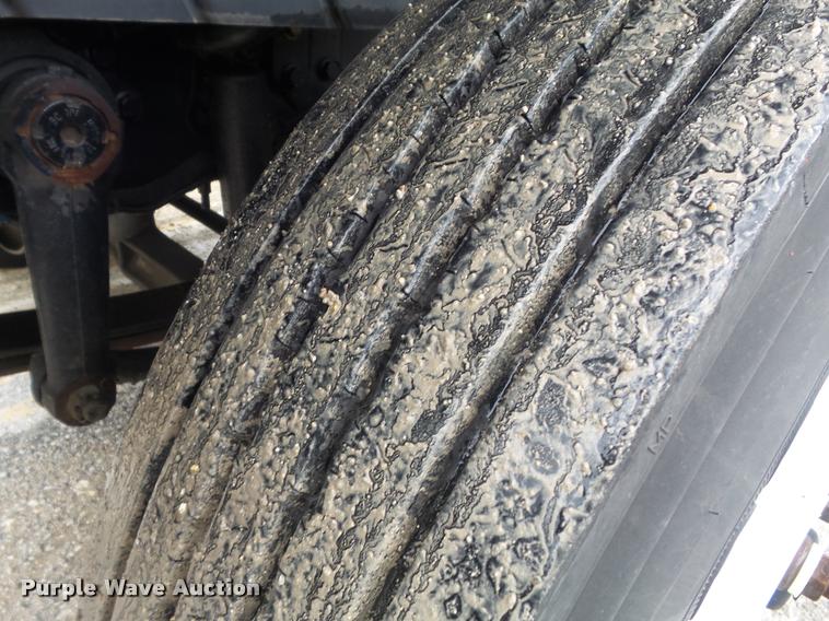 image for item K7629 2004 International 7400 service truck